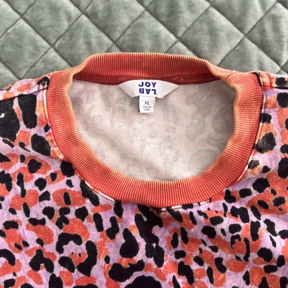 Joy Lab sweatshirt; cropped; 3/4 sleeves - Picture 1 of 3